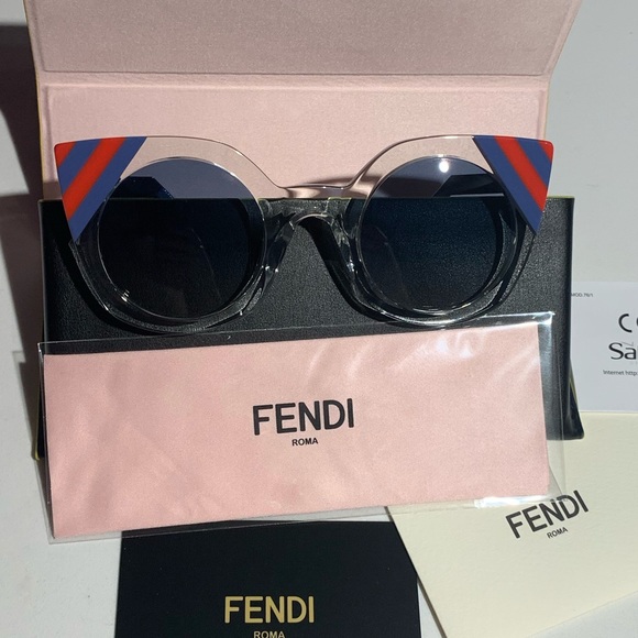 Fendi Accessories - 🆕 FENDI 😎